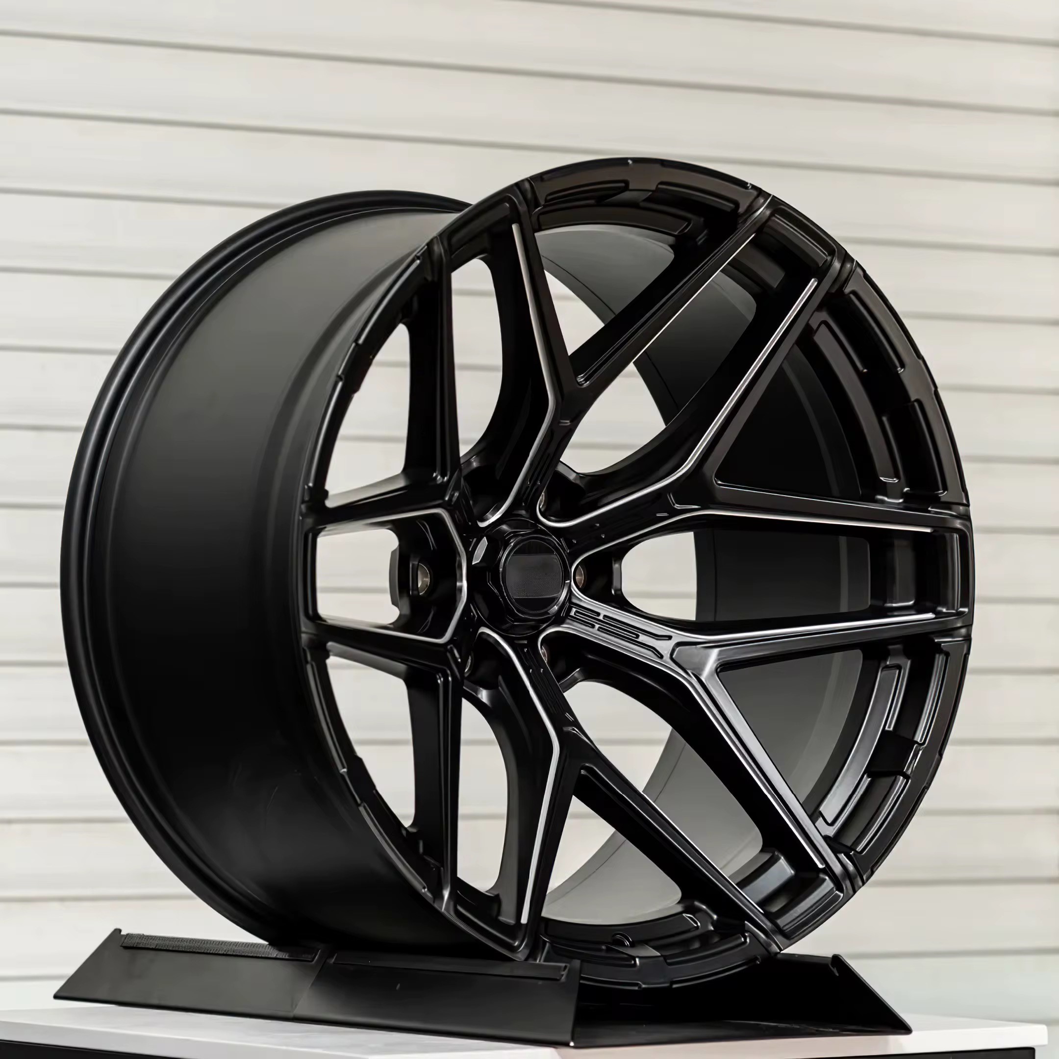 20” Forged 1 Piece wheel design 17